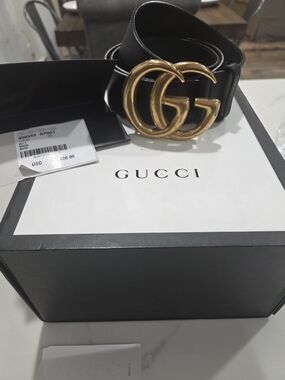 Authentuc Gucci Black Leather Belt with Gold Double G Buckle